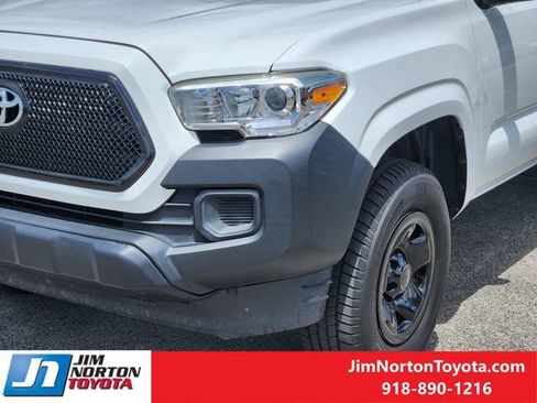 Used 2017 Toyota Tacoma SR RWD image 11