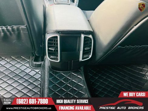 Used 2017 Porsche Cayenne Platinum Edition AWD/4WD image 37