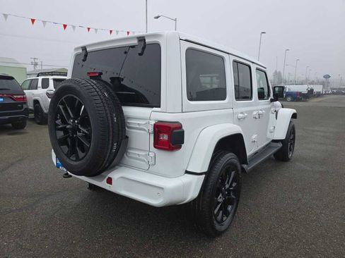 Used 2021 Jeep Wrangler Unlimited Sahara image 5