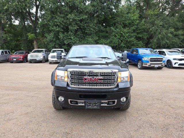Used 2013 GMC Sierra 2500 Denali w/ Suspension Package, Off-Road AWD/4WD image 2