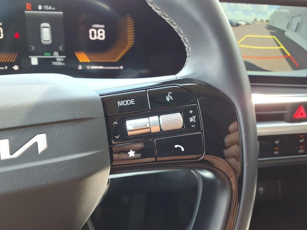 Certified 2026 Kia Sorento LX FWD image 22
