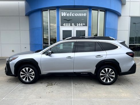 Used 2025 Subaru Outback Touring w/ Tech Package 3 AWD/4WD image 1