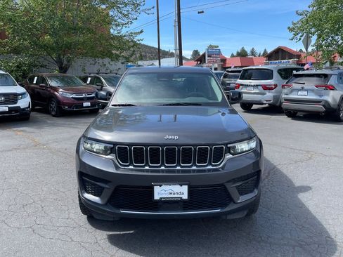 Used 2023 Jeep Grand Cherokee Laredo w/ Luxury Tech Group I AWD/4WD image 8