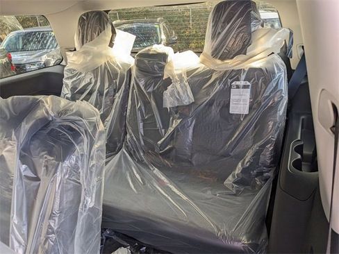 New 2025 Ford Expedition Active image 14