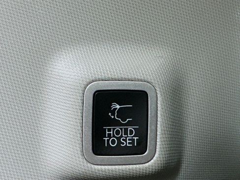 Used 2023 Jeep Grand Cherokee Limited AWD/4WD image 30