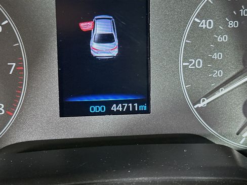 Used 2024 Toyota Corolla LE image 18