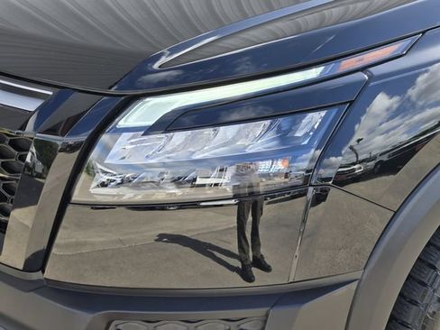 Used 2025 Nissan Pathfinder Rock Creek AWD/4WD image 14