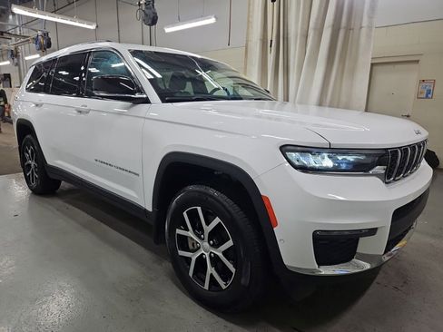 Used 2025 Jeep Grand Cherokee L Limited w/ Luxury Tech Group II AWD/4WD image 2