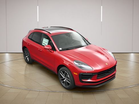 New 2026 Porsche Macan AWD/4WD image 36