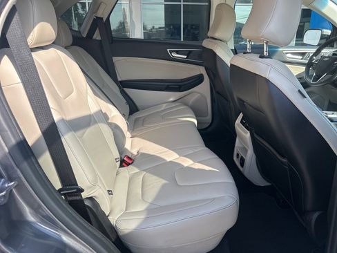 Used 2022 Ford Edge Titanium image 22