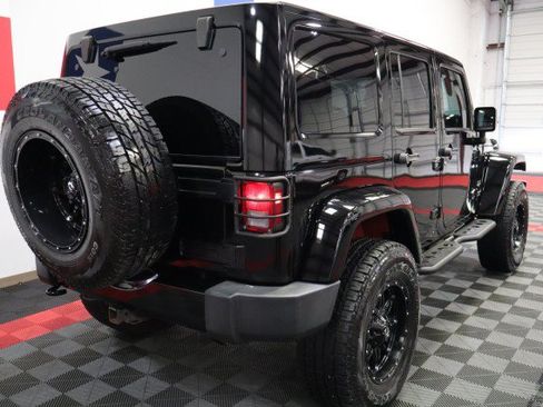 Used 2017 Jeep Wrangler Unlimited Sahara w/ Connectivity Group AWD/4WD image 23