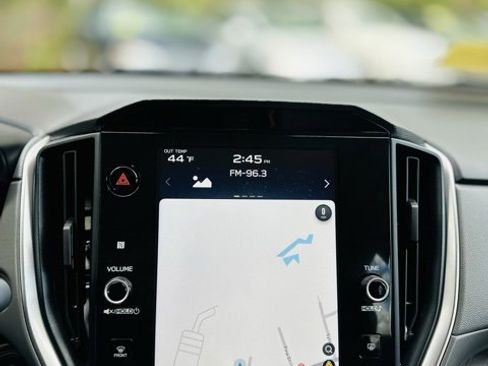 Used 2025 Subaru Crosstrek 2.0i Premium image 11