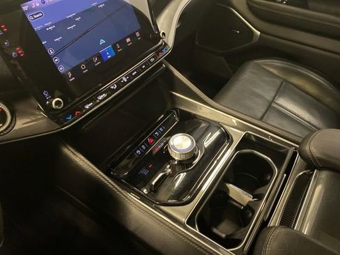 Used 2023 Jeep Wagoneer 4WD w/ Premium Group I image 16