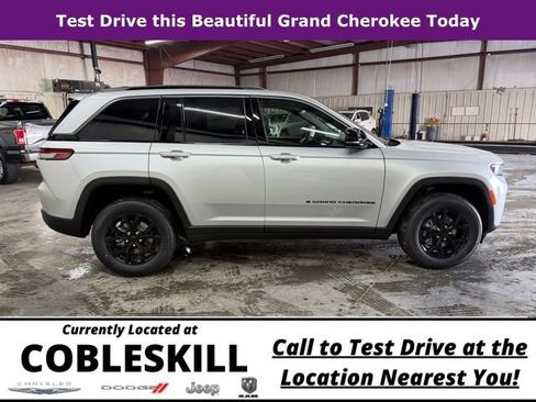 New 2026 Jeep Grand Cherokee Altitude AWD/4WD image 3