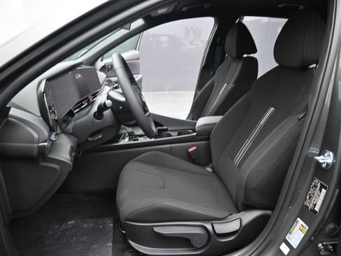 New 2025 Hyundai Elantra SEL image 15