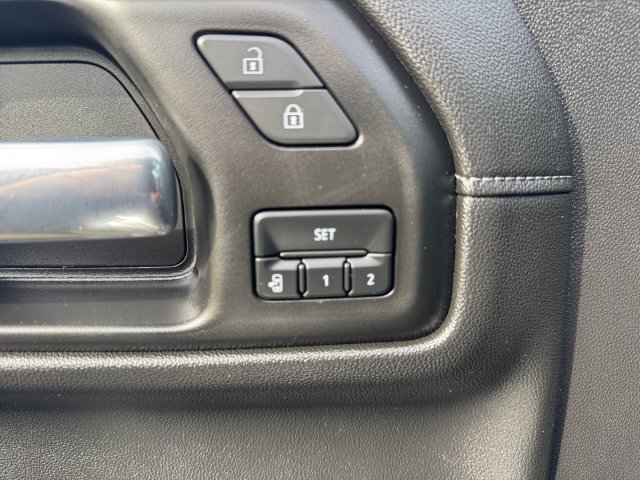 Used 2021 GMC Sierra 1500 Denali w/ Technology Package AWD/4WD image 11