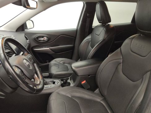 Used 2021 Jeep Cherokee Limited image 17