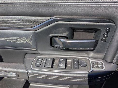 Used 2024 RAM 2500 Limited image 17