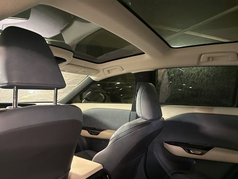 Used 2023 Lexus RZ 450e Premium image 10