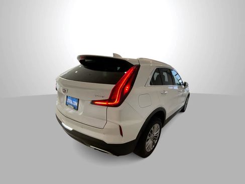 Used 2024 Cadillac XT4 Premium Luxury image 8