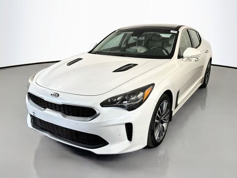 Used 2018 Kia Stinger Premium RWD image 4