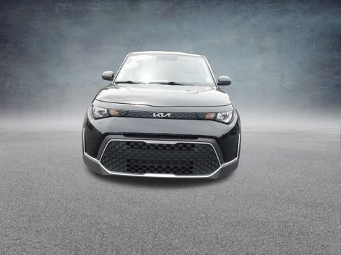 Used 2025 Kia Soul LX w/ LX Technology Package FWD image 8