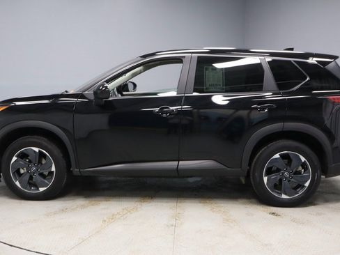 Certified 2025 Nissan Rogue SV image 7