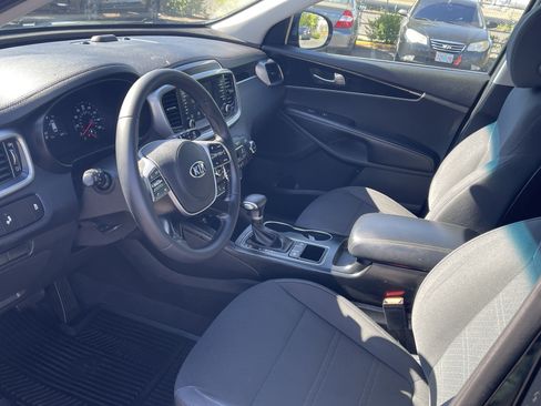 Used 2020 Kia Sorento S FWD image 10