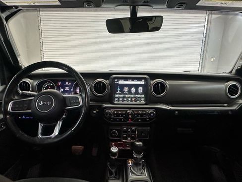 Used 2022 Jeep Wrangler Unlimited Rubicon 4xe w/ Cold Weather Group AWD/4WD image 18