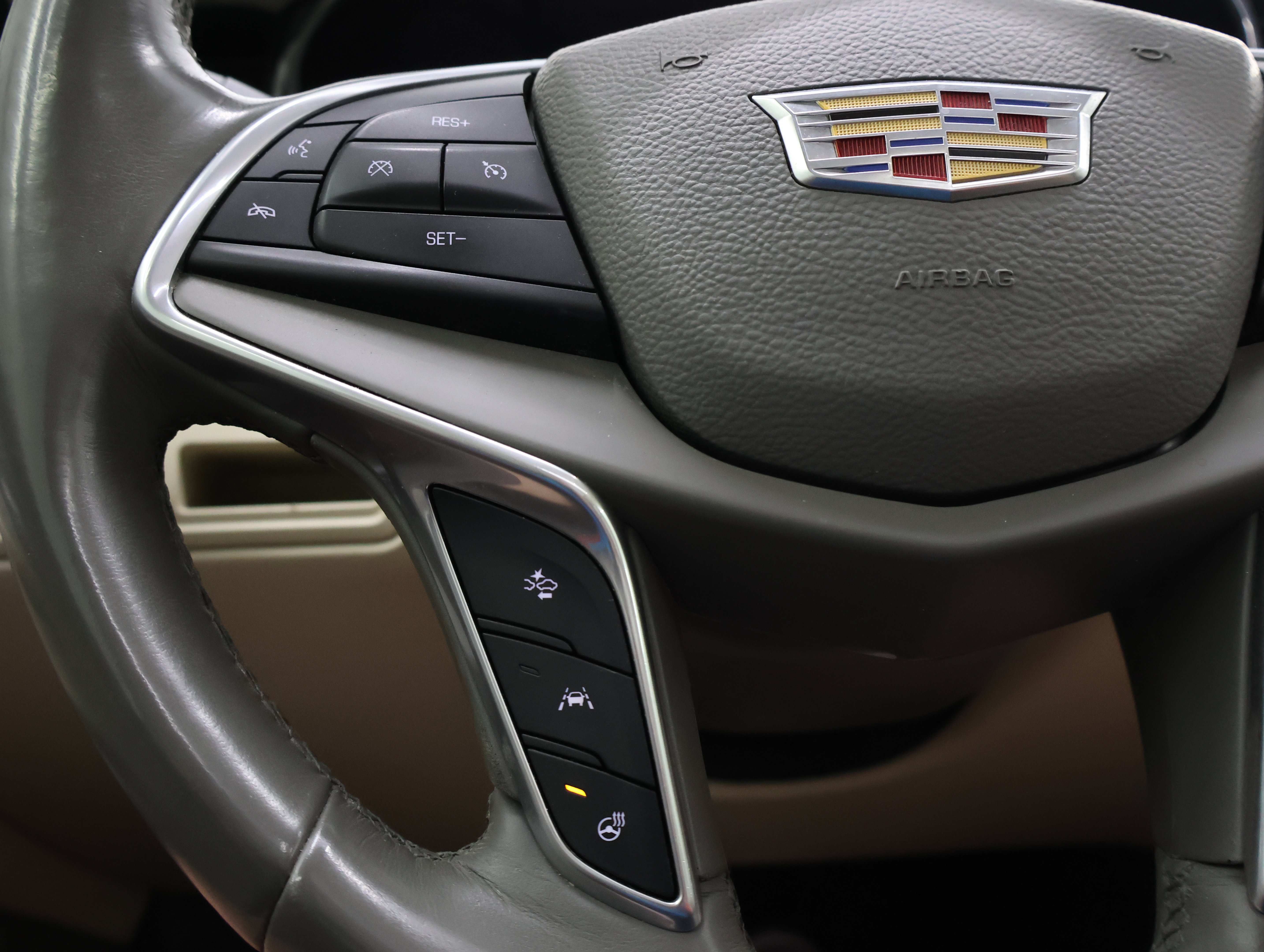 Used 2017 Cadillac XT5 Premium Luxury AWD/4WD image 16