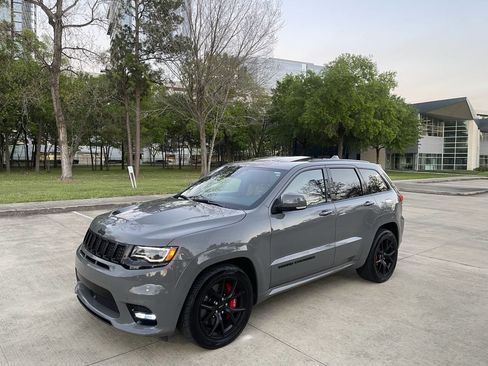 Used 2021 Jeep Grand Cherokee SRT w/ Trailer Tow Group IV AWD/4WD image 30