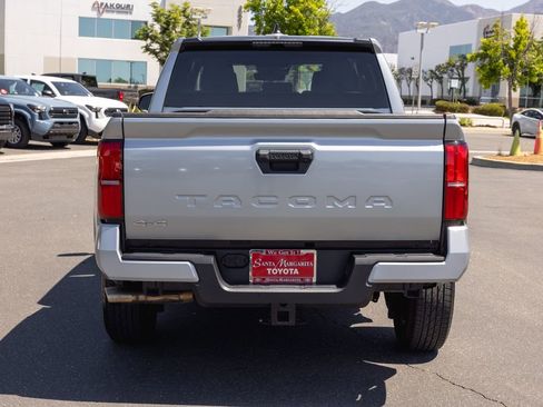 Certified 2024 Toyota Tacoma SR5 AWD/4WD image 6