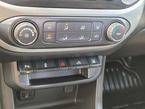 Used 2022 Chevrolet Colorado LT w/ Fleet Safety Package RWD image 24