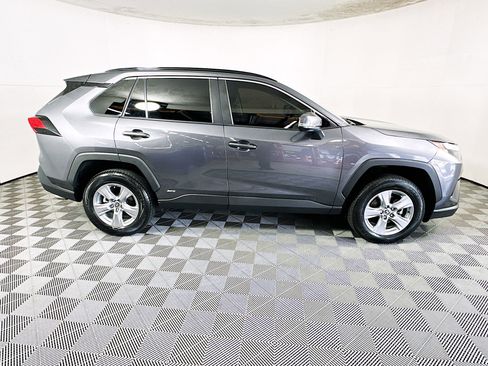 Used 2022 Toyota RAV4 XLE image 2