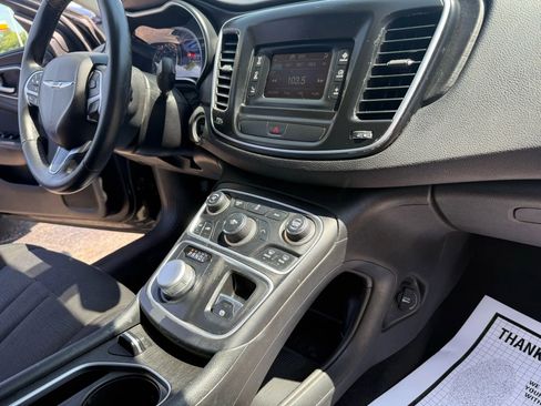 Used 2015 Chrysler 200 Limited w/ Convenience Group image 23
