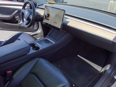 Used 2023 Tesla Model 3 Standard Range RWD image 11