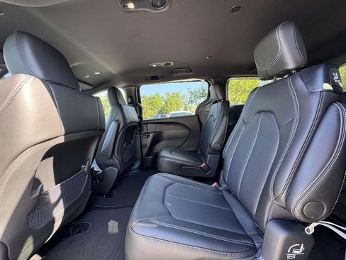 New 2026 Chrysler Voyager LX FWD image 15