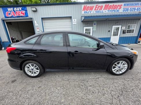 Used 2016 Ford Focus SE FWD image 4