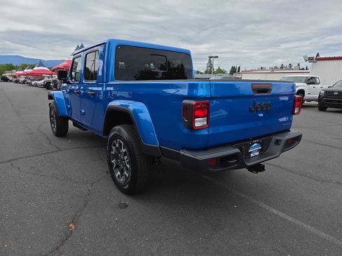 New 2026 Jeep Gladiator Sport AWD/4WD image 12