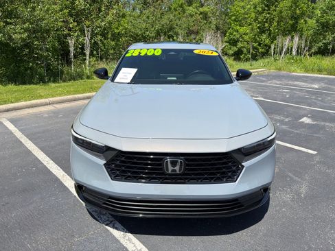Used 2024 Honda Accord Sport image 9
