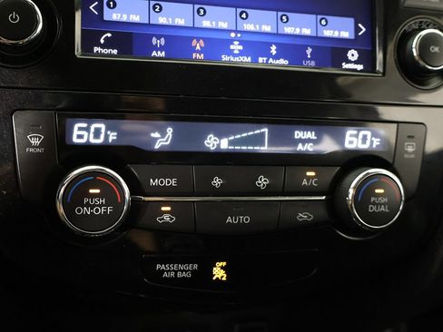 Used 2020 Nissan Rogue SV AWD/4WD image 45