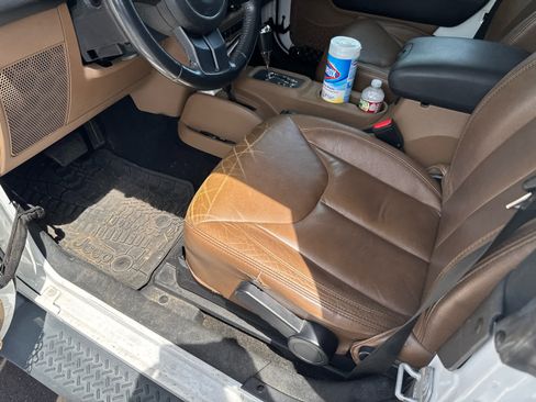 Used 2014 Jeep Wrangler Sahara w/ Connectivity Group image 7