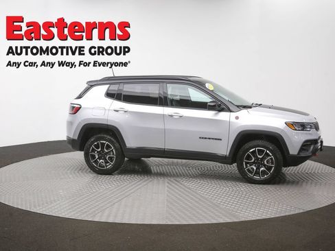 Used 2025 Jeep Compass Trailhawk w/ Trailer Tow Group AWD/4WD image 45