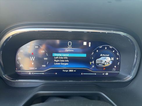 Used 2022 Chevrolet Suburban Z71 AWD/4WD image 13