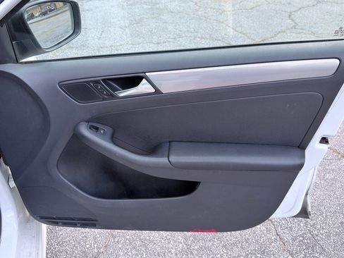 Used 2016 Volkswagen Jetta SE FWD image 27