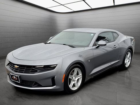 Used 2019 Chevrolet Camaro LT w/ Technology Package image 1