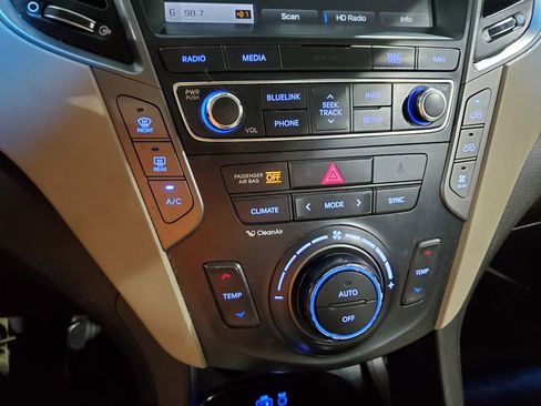 Used 2018 Hyundai Santa Fe Limited image 36