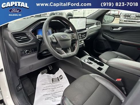 Certified 2024 Ford Escape ST-Line w/ Tech Pack #1 image 18
