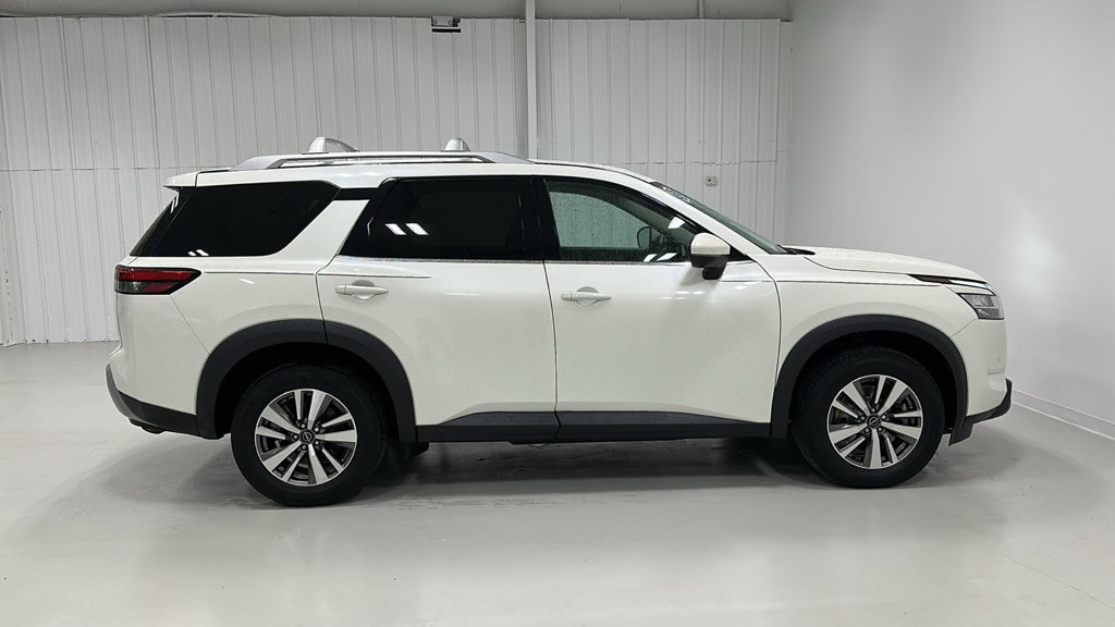 Used 2023 Nissan Pathfinder SL AWD/4WD image 7