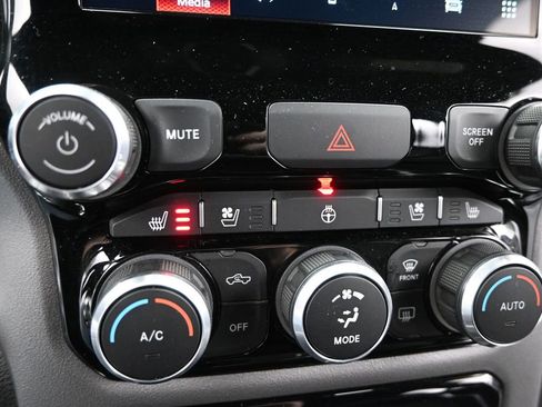 Used 2024 RAM 1500 Laramie image 30